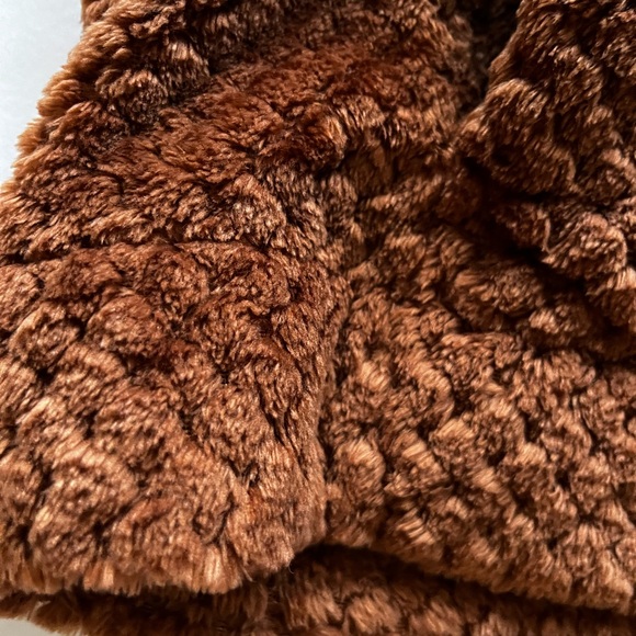 NWOT Calvin Klein Plush Zip-Up Vest - Picture 6 of 13